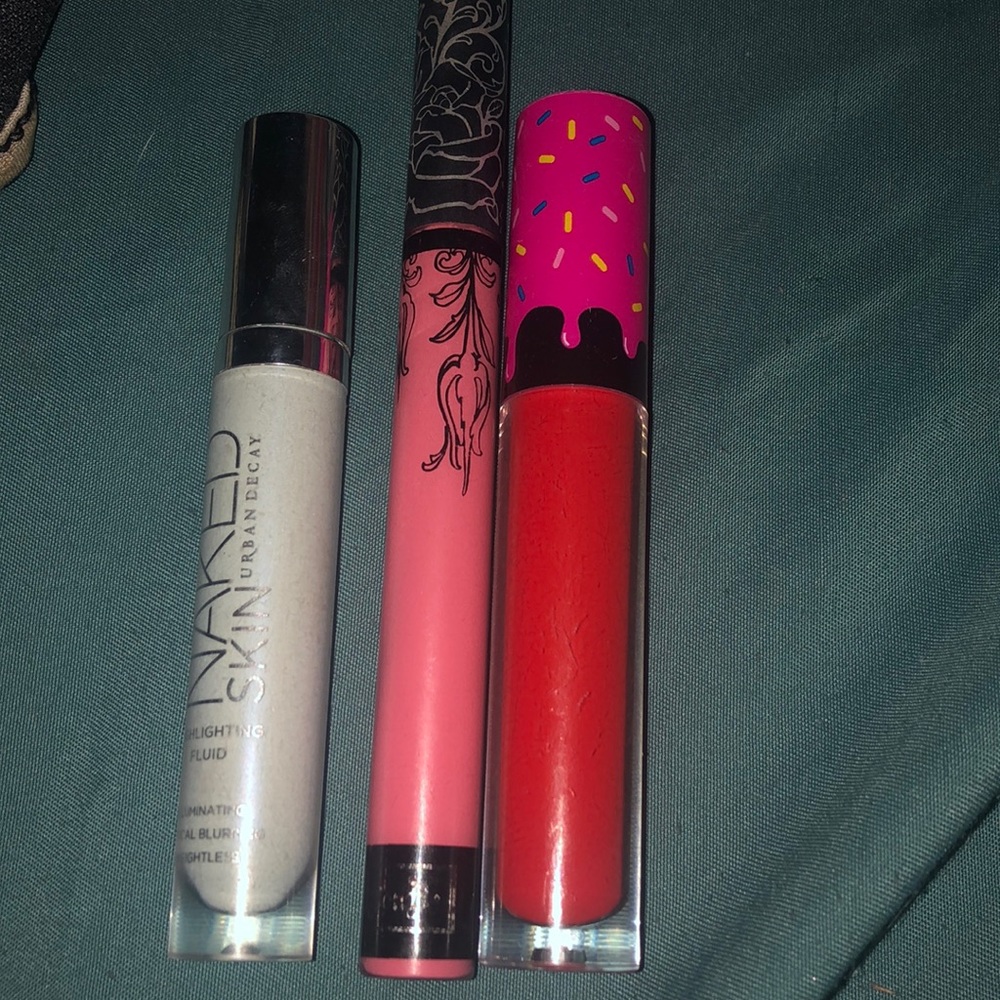 Kat Von D, Urban Decay, Caked makeup accessories